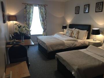 Фотографии Хостелы The Ritz Accommodation г. Киллибегс (Ирландия) №1 Фото Хостелы The Ritz Accommodation г. Киллибегс 1