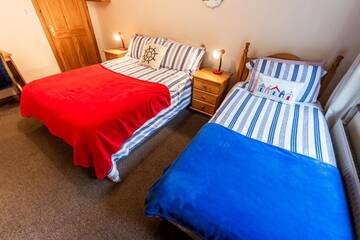 Фото номера Трехместный номер Отели типа «постель и завтрак» Seawinds Bed and Breakfast г. Киллибегс 24